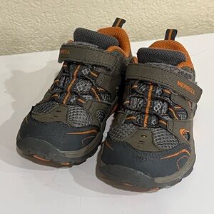 Merrell toddler boys size 9Trail chaser running shoes